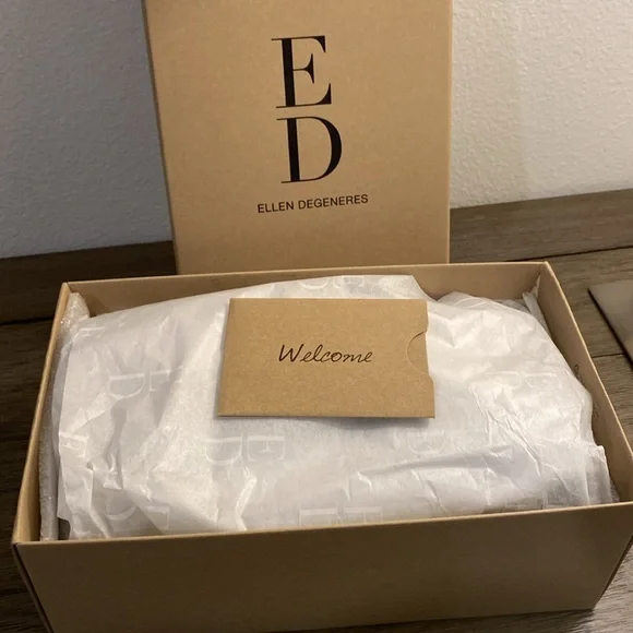 NIB [Ellen Degeneres] EG: 'Love' Langlee Ballet Flats in Black Big Girls Sz 4.5 - Picture 8 of 11